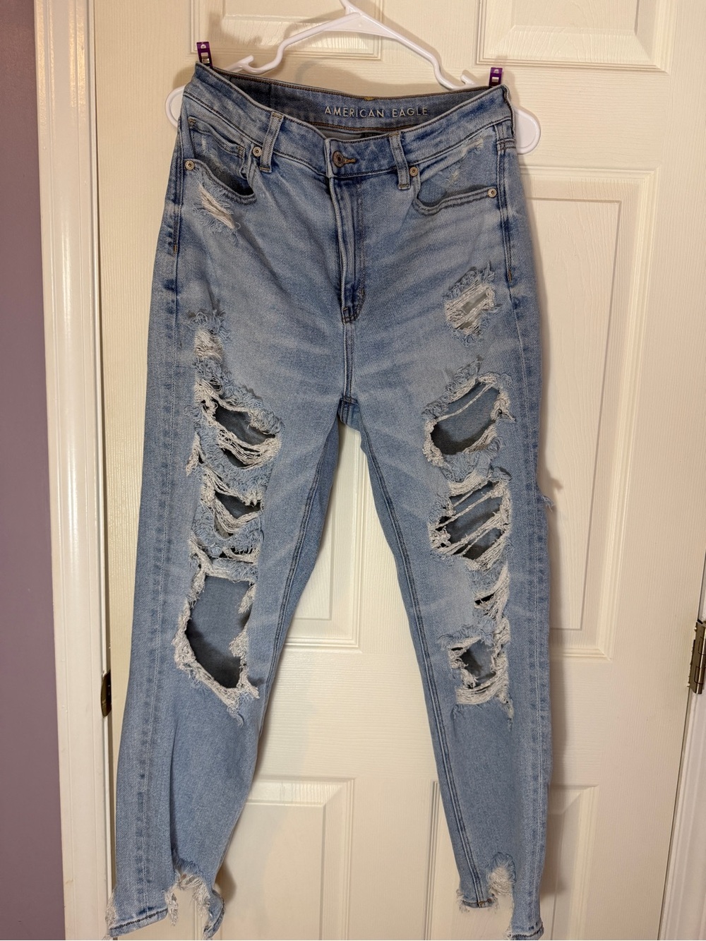 American Eagle Outfitters Stretch Light Wash Distressed Ripped Women's Jeans